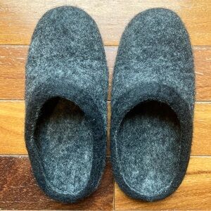 Amber Slocan Jr Wool Felt Slipper Size 12/13